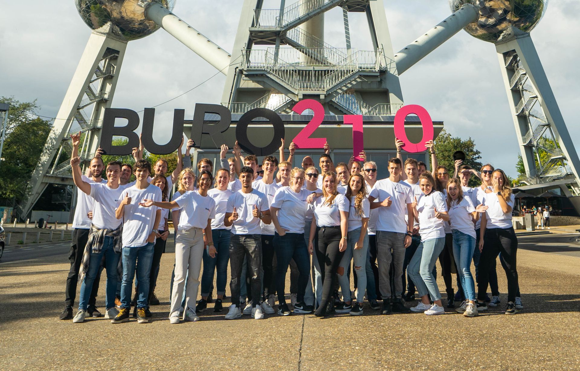 https://2023.buro210.com/wp-content/uploads/2023/06/atomium_groep.jpg